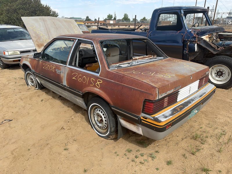1984 Pontiac P2000 (82-84) Vehicle Unit Complt.
