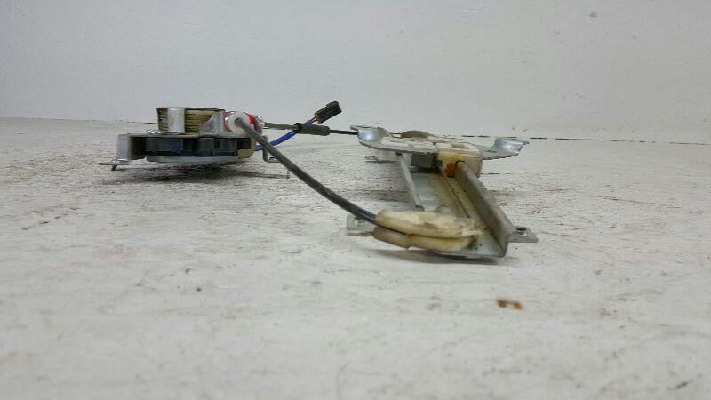 1998-2004 Nissan Xterra Front Door Regulator LH