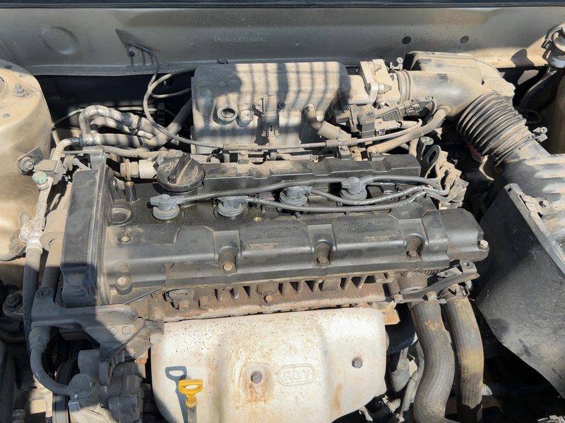 2001-2003 Hyundai Elantra Cylinder Head