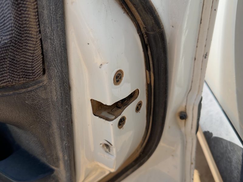 1994 Subaru Legacy/ Outback Front Door Latch RH