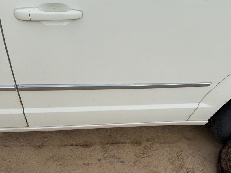 2010 Chrysler Town & Country Rear Door Moulding LH