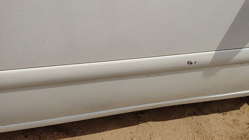 00-07 Station Wagon Passenger Right Front Moulding From Door Trim Strip White Yz