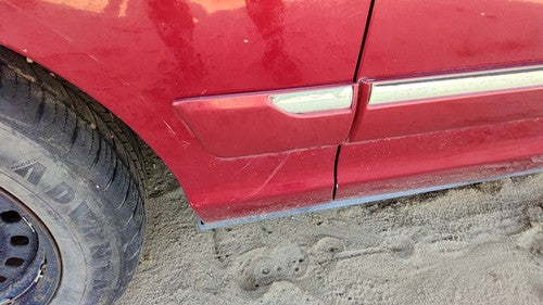 1998-2005 Grand Marquis Driver Left Moulding From Fender Oem Trim Strip Red Fl