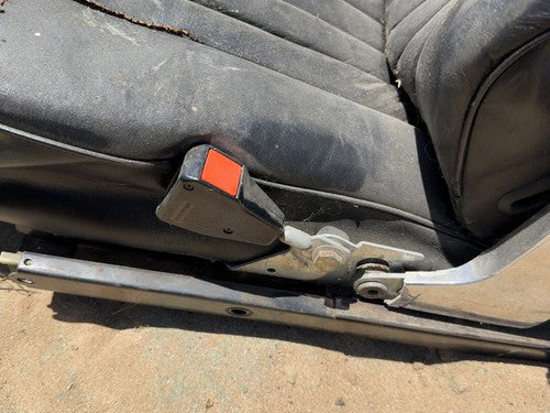80 Mercedes 450SL 107 Passenger Right Front Seat Belt Buckle Receiver OEM Black