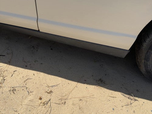 00-07 Monte Carlo Driver Left Lower Rocker Panel Moulding