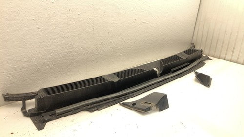 2007-2008 Chevy Silverado 2500 Windshield Wiper Cowl Vent Trim Panel Oem Cover