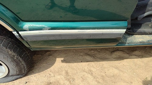 1995-1997 S10 Blazer Passenger Right Rear Moulding From Door Oem Back Trim Strip