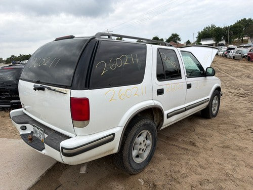 96-05 S10 Blazer Complete Air Intake Cleaner Filter Box Housing With Tube 4.3L