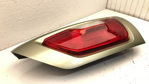 2010-2013 Kia Soul Driver Left Tail Light Brake Lamp Oem Rear With Trim Alien I7