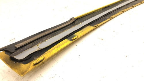 04 Chevy Cavalier Passenger Right Rear Moulding On Quarter Panel Oem Yellow 34U