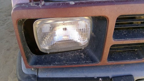 1981-1987 Isuzu Pup Pickup Passenger Right Head Light Front Lamp With Bracket
