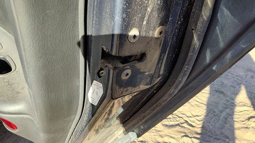 1998-2004 Dodge Intrepid Passenger Right Rear Door Latch With Rods/Cables Back