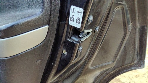 2006-2011 Chevy Hhr Passenger Right Rear Door Latch With Rods/Cables Oem Back