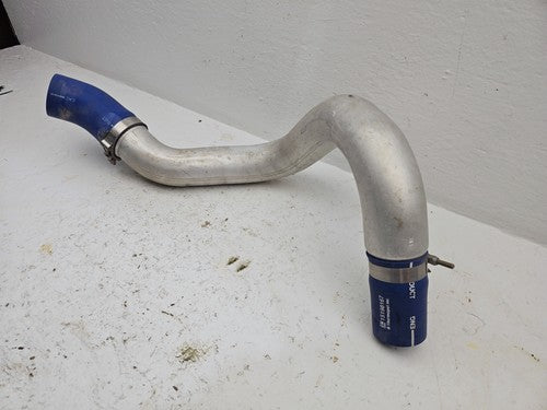 04 Silverado 2500 Passenger Cold Side Intercooler Pipe 6.6L Duramax 15743615