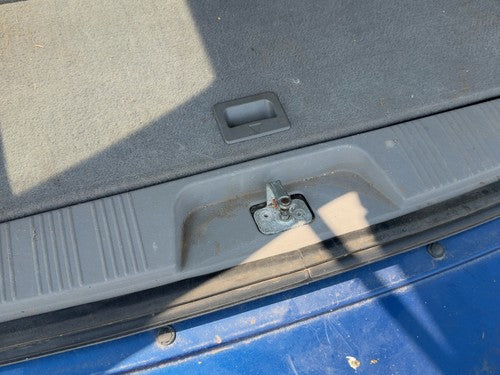 2002-2007 Saturn Vue Cargo Hatch Step Plate Sill Trim Panel Gray 17D