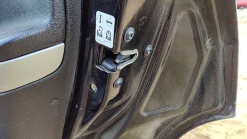 2006-2011 Chevy Hhr Passenger Right Rear Door Latch With Rods/Cables Oem Back