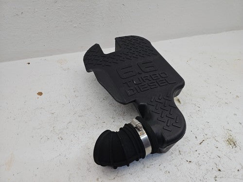 2004 Chevy Silverado 2500 Air Intake Tube Resonator Box 6.6L Duramax Diesel