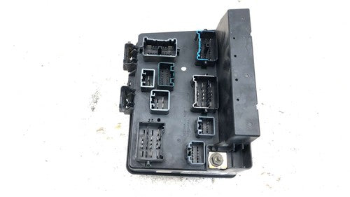 2004-2006 Chrysler Pacifica Engine Fuse Box Power Distribution Panel Oem