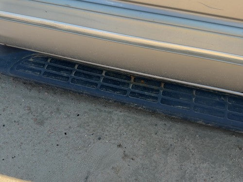 2001-2006 Chevy Suburban 1500 Passenger Right Running Board Side Step Oem 4X4
