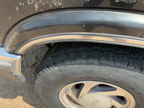 1998-2001 Chevy S10 Blazer Driver Left Front Wheel Flare Moulding Oem Fender