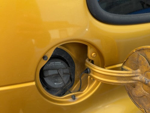2001-2002 Chrysler Pt Cruiser Fuel Filler Neck Assembly With Gas Cap Oem