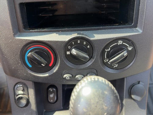 04-05 Vue Redline Temperature Control Module In Dash Heater Ac Head Unit Oem