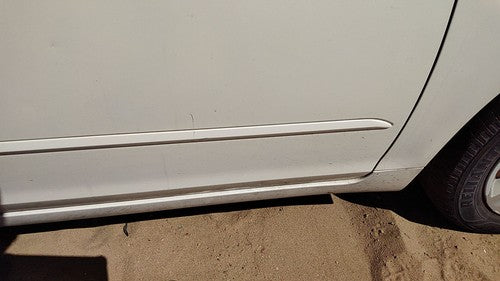 02-06 Altima Passenger Right Front Moulding From Door Oem Trim Strip White Qx3