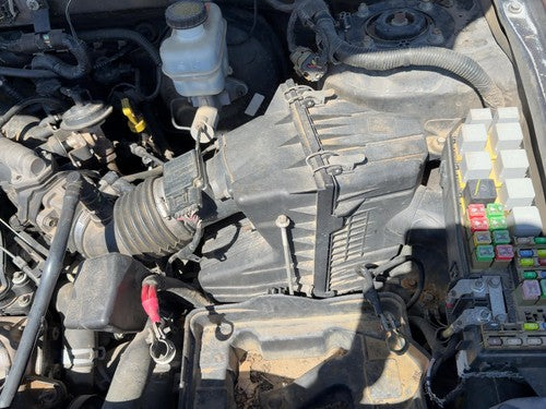05-07 Escape Complete Air Intake Cleaner Filter Box Housing With Tube Oem 3.0L