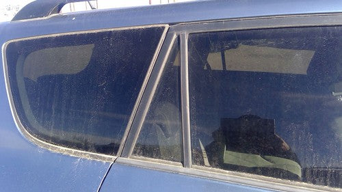 06-14 Rav-4 Passenger Right Rear Vent Window Small Back Door Glass With Frame