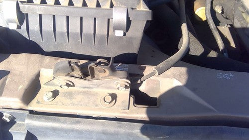 1995-2005 Chevy Astro Hood Latch Assembly With Bracket Oem 15027159