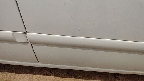 00-07 Station Wagon Passenger Right Front Moulding From Door Trim Strip White Yz