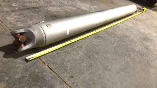 1999-2004 Gmc Sierra 2500 Rear Drive Shaft Oem Back Driveline 6.0L 4X4 15734902