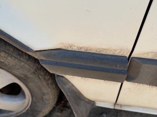 1988-1989 Honda Accord LX Driver Left Front Fender Trim OEM 75321-SE3-A13