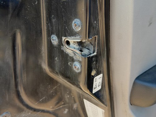 02-05 Saturn Vue Redline Driver Left Rear Door Latch With Rods/Cables Oem Back