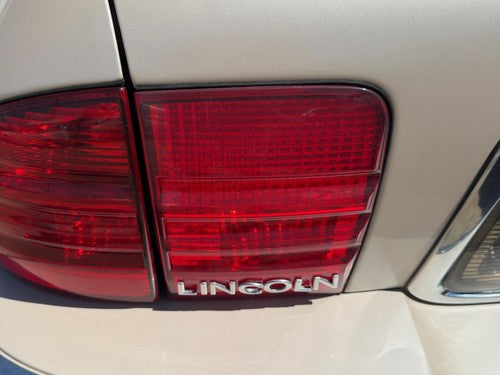 2001-2002 Lincoln LS Passenger Right Inner Tail Light Brake Lamp Rear LS Emblem