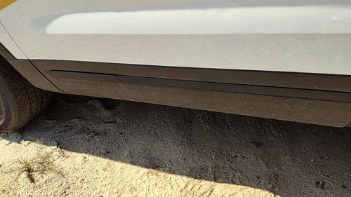 16 17 Explorer Police Interceptor Driver Left Front Moulding From Door Trim