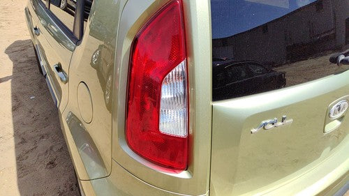 2010-2013 Kia Soul Driver Left Tail Light Brake Lamp Oem Rear With Trim Alien I7