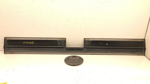02-06 Cadillac Escalade Back Hatch Lift Gate Lower Molding Trim With Emblem Oem
