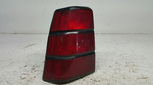 1988-1993 Pontiac Lemans Driver Left Tail Light 2 Door Oem 05974272
