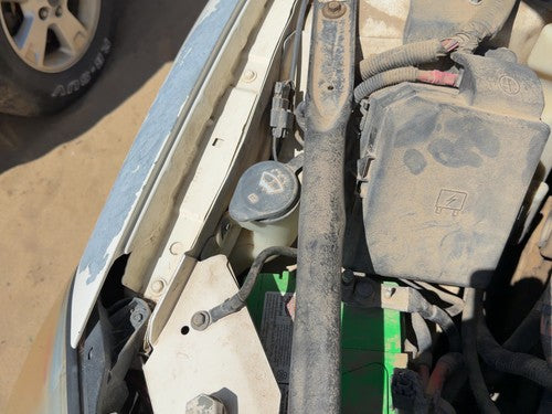 06-07 Monte Carlo Windshield Washer Fluid Reservoir With Pump Oem Wiper Tank