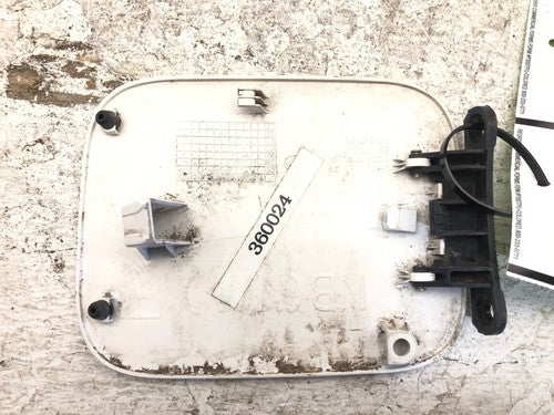 2005-2008 Suzuki Forenza Fuel Door Lid Gas Flap Oem White 6485085Z02