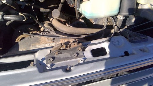 1987-1991 Chevy G20 Van Hood Latch Assembly With Bracket Oem 15600482