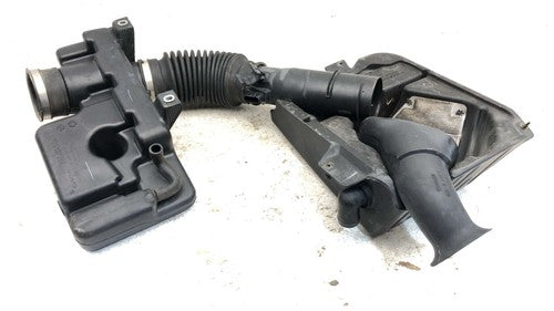 05-07 Envoy Complete Air Intake Cleaner Filter Box Housing With Tube Oem 4.2L