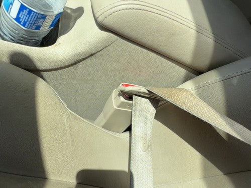 06-16 Chevy Impala Driver Left Front Seat Belt Buckle Receiver Oem Neutral 522