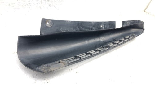 1992-1994 Chevy Suburban Driver Left Rear Moulding On Corner Panel Oem