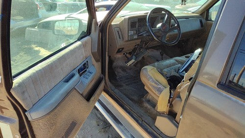 1992-1999 Chevy Suburban Passenger Right Rear Quarter Glass Back Side Window Oem