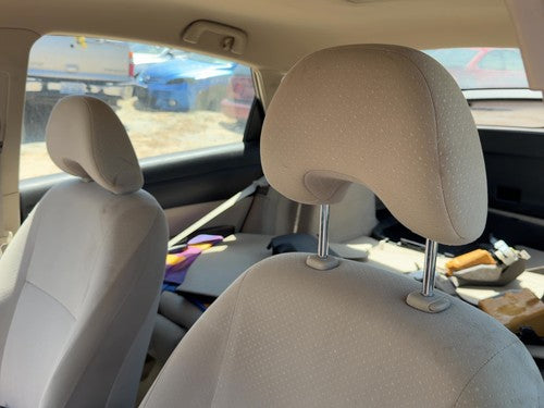 2004-2005 Toyota Prius Pair Of Front Headrests Oem Left Right Set Seat Tan 08
