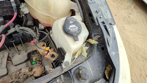 07-09 Grand Vitara Xl-7 Windshield Washer Fluid Reservoir With Pump Wiper Tank