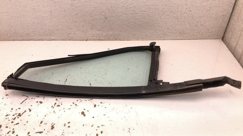 87-91 Bonneville Passenger Right Rear Vent Window Small Back Door Glass Wh Frame