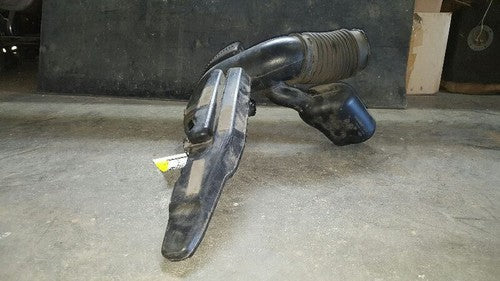 2007 Chevy Silverado 2500 6.0L Air Intake Tube Assembly With Resonator Oem